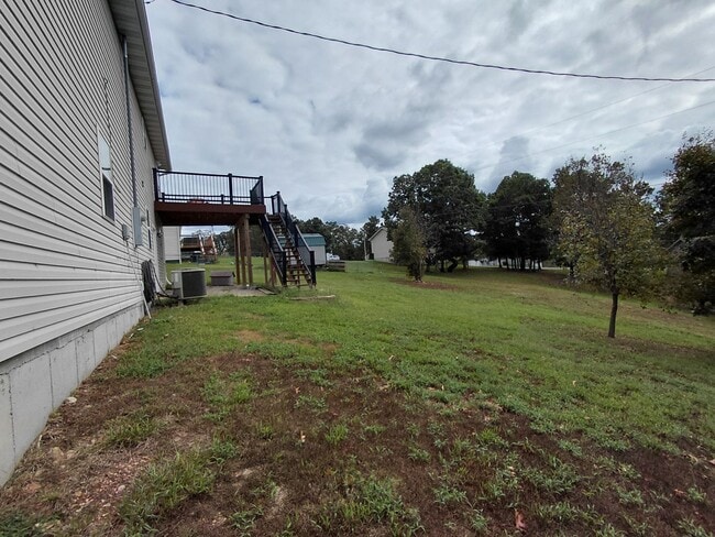 Building Photo - 15430 Top Dr