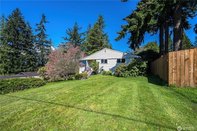 Foto del edificio - 3 Bedroom 1.75 bathroom home in Mukilteo w...
