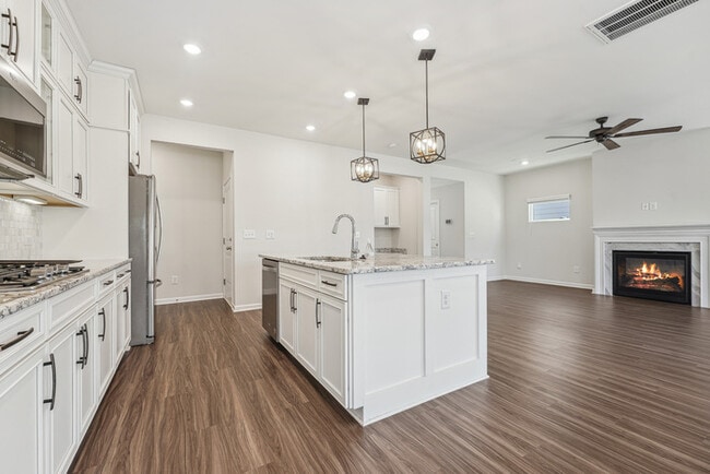 Building Photo - 220 Sage Oak