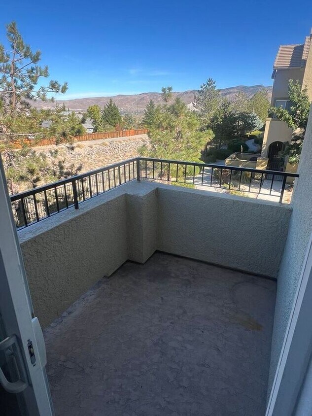 Foto principal - Stunning 2-bedroom PLUS LARGE BONUS ROOM/L...
