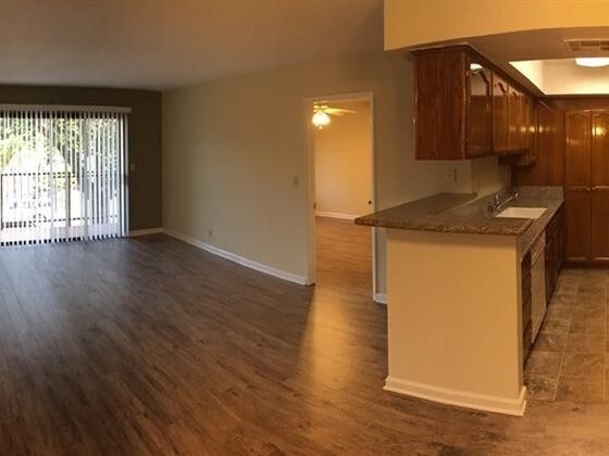 Foto del edificio - 245 W Tujunga Ave