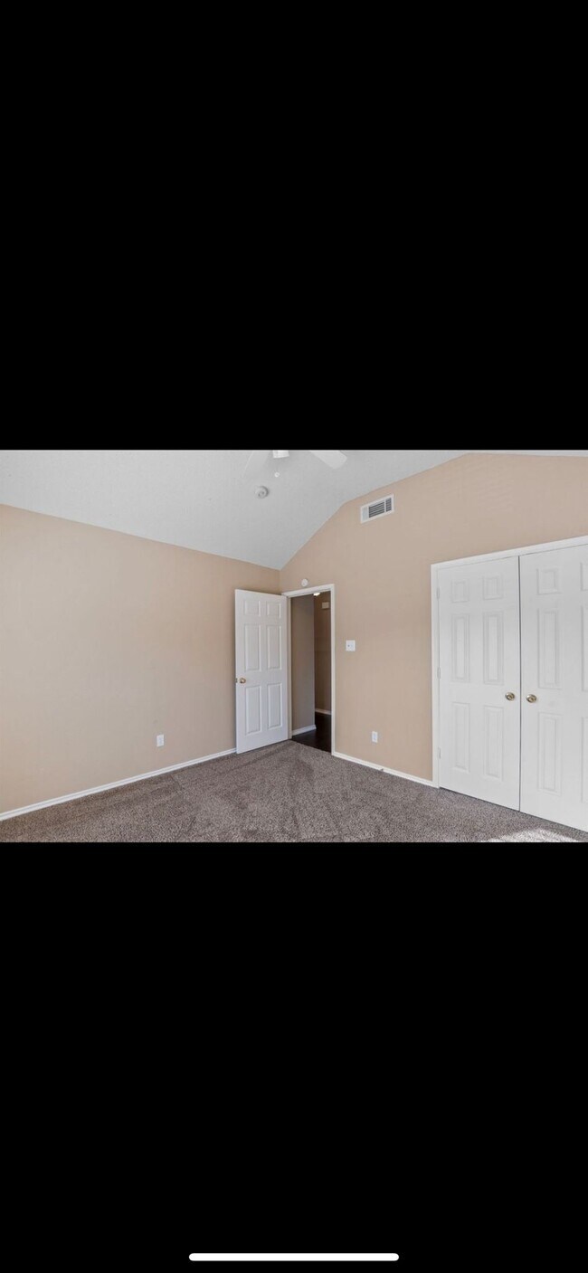 Foto del edificio - 7741 Tournament Rd