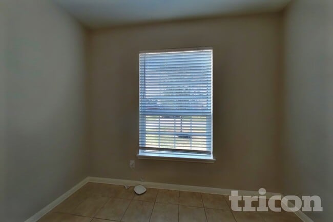 Building Photo - 10823 Spring Brook Pass Dr