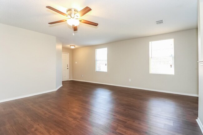 Foto del edificio - 4012 Irish Setter Dr