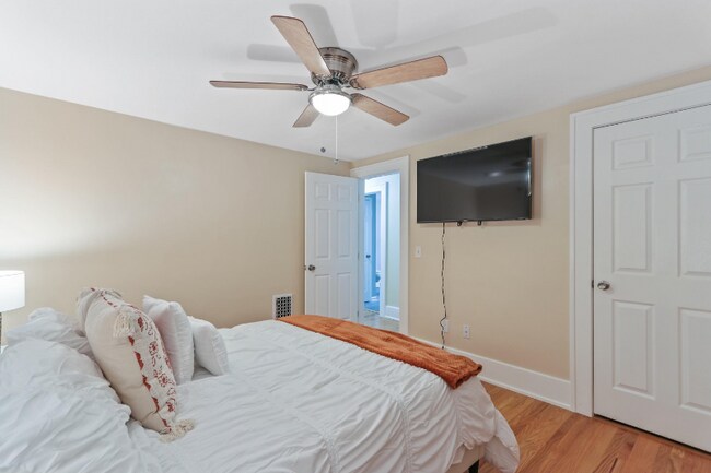 Foto del edificio - 849 Genesee Park Blvd