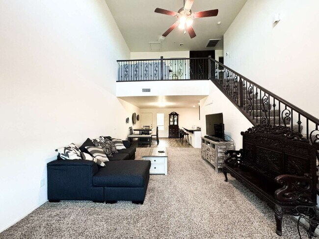 Foto del edificio - "Spacious 4-Bed, 3-Bath Condo in Desert Sky!"