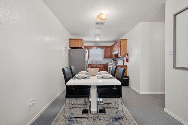 Building Photo - Gastel Circle Apartments