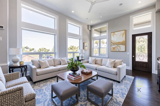 Building Photo - 85 Regent St