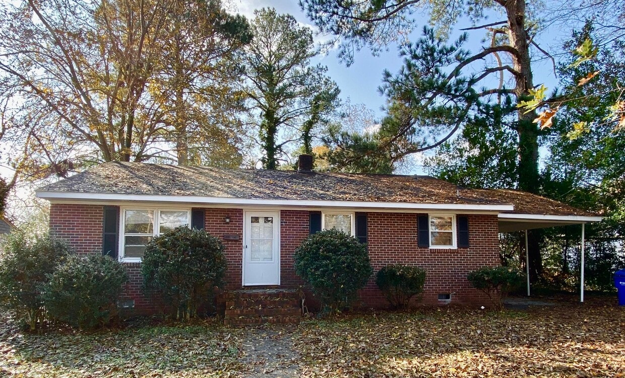 Primary Photo - 1302 E 1st St