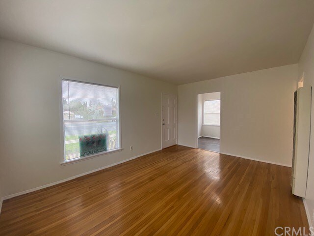 Foto del edificio - 4837 Clark Ave