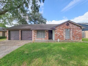 Building Photo - 2114 Yorktown Ct N