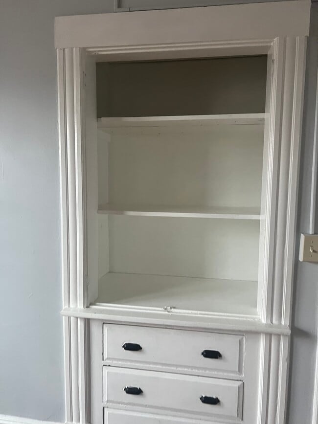 Building Photo - 757 Maple Ave