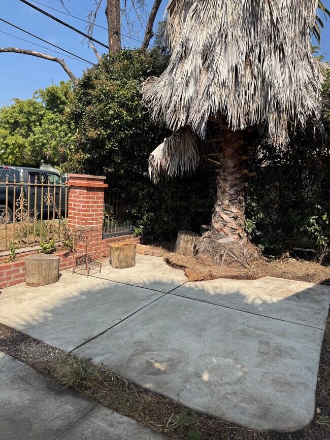 Patio privado - 1536 North Mariposa Avenue