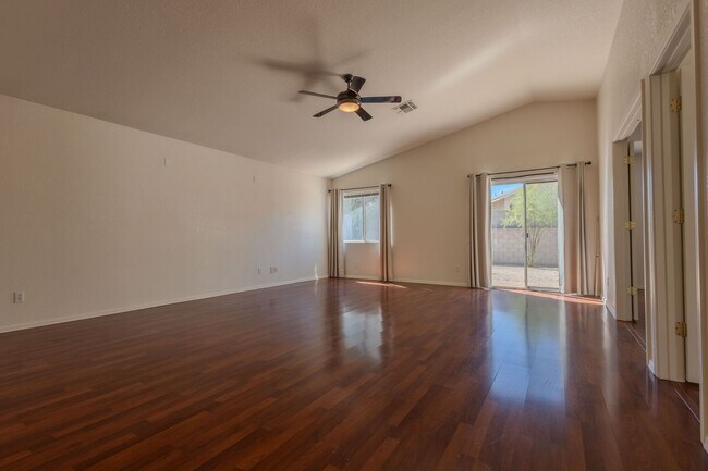 Foto del edificio - 3 Bedroom 2 Bathroom