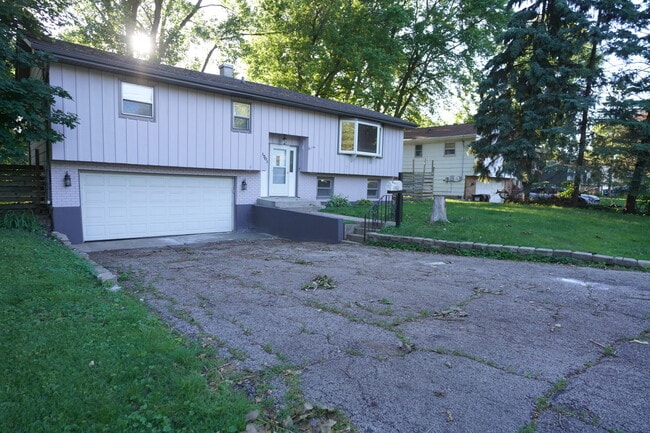Foto del edificio - 1501 N Freund Ave