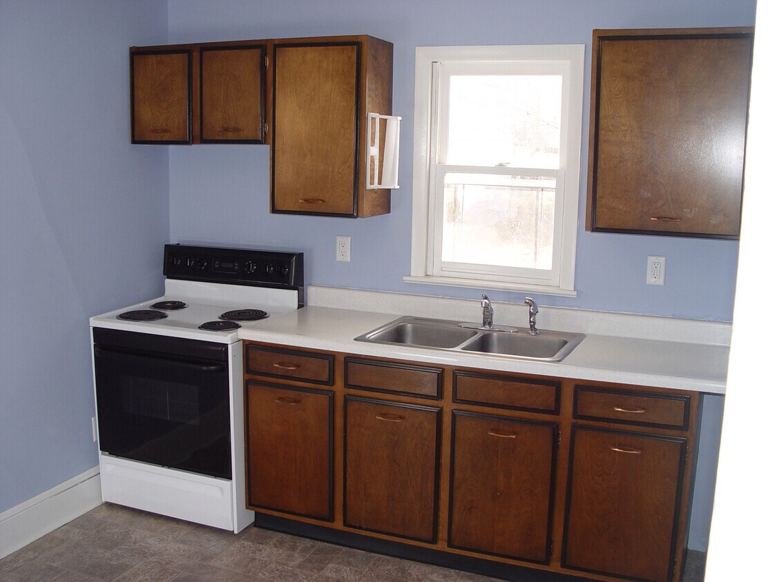 Primary Photo - 24 Poplar St
