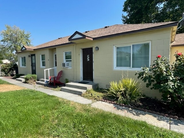 Primary Photo - 102 E 14th Ave