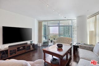 Building Photo - 13650 Marina Pointe Dr