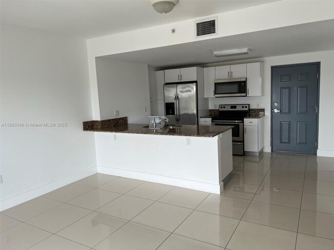 Foto del edificio - 2300 NW 7th St