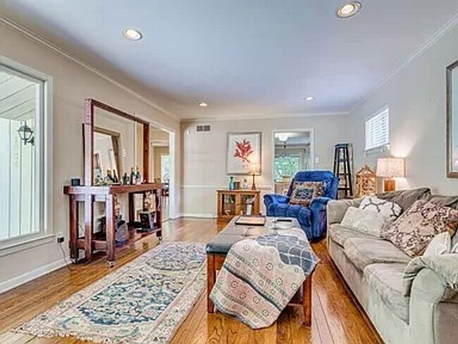 Building Photo - 1584 Arcadia St