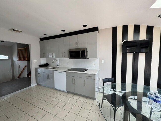 Foto del edificio - 27 Fortune Ln