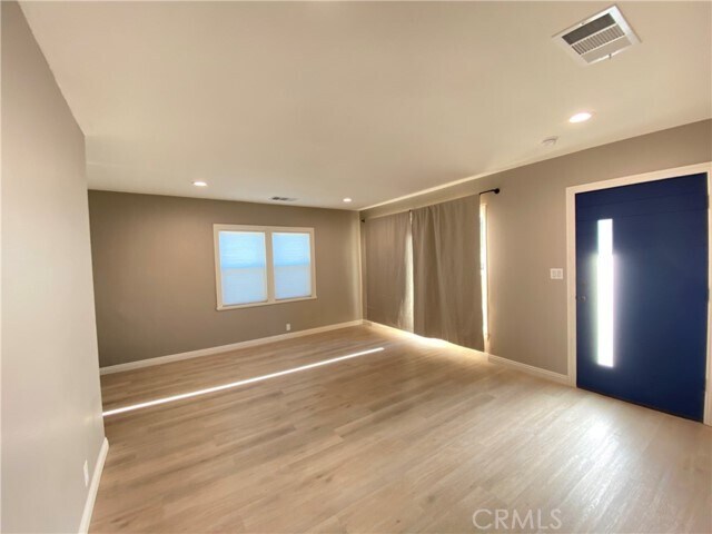 Building Photo - 4822 Walnut Grove Ave