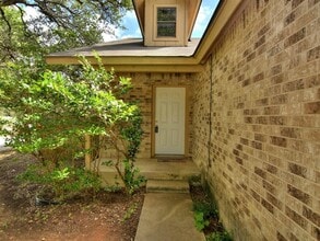 Building Photo - 3404 Blumie St