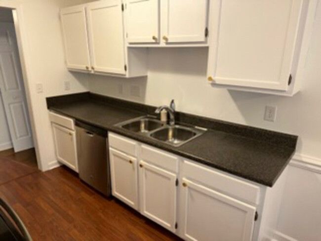 Building Photo - Rooms for rent in Wake Forest