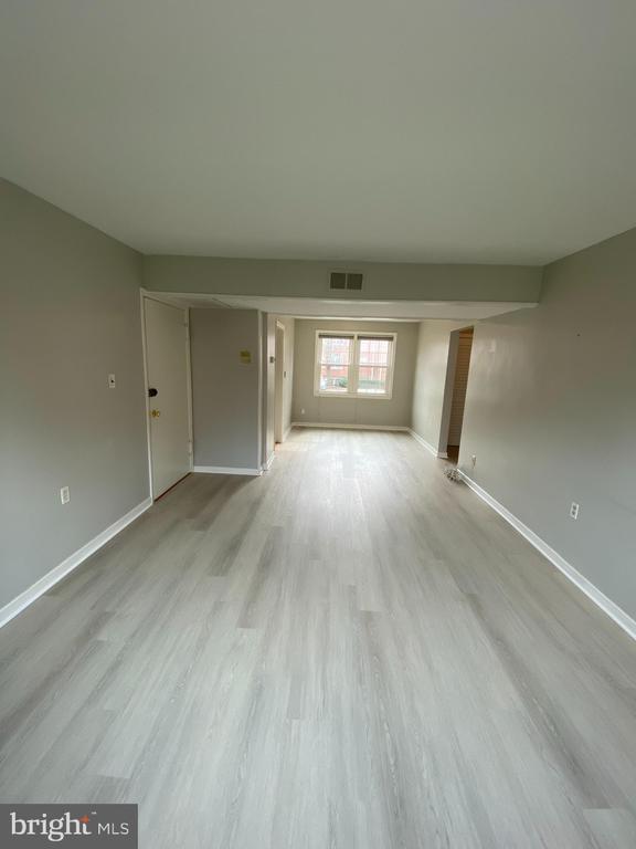 Foto del edificio - 6612 Potomac Ave