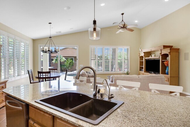 Foto del edificio - Charming Home with heated Pool & Spa! Amaz...