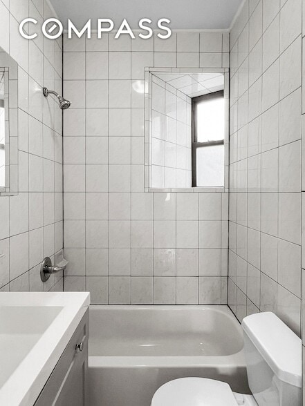 Building Photo - 270 E 78th St
