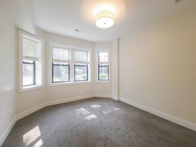Building Photo - 4855 N Seeley Ave