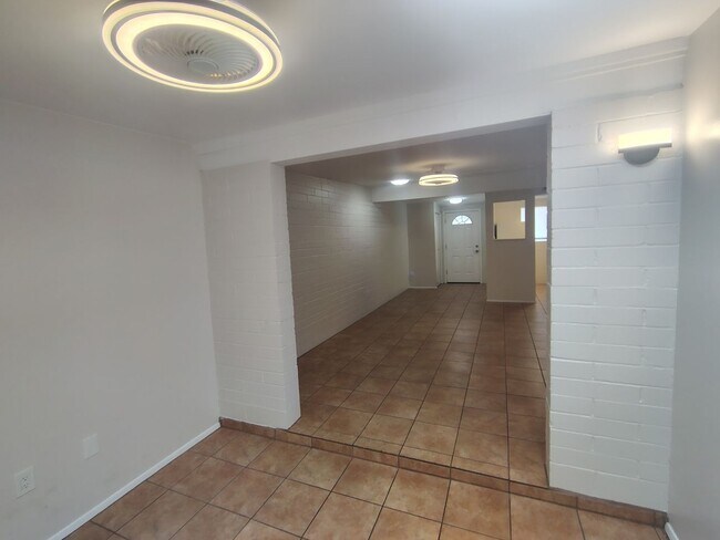 Foto del edificio - 4001 S Winter Palm Dr