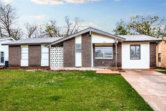 Primary Photo - 203 S Forest Crest Dr