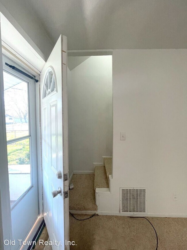 Building Photo - 3 br, 1 bath House - 290 Dakota