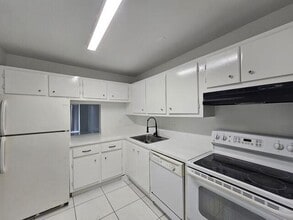 Building Photo - 7910 S Colony Cir Building Photo - 7910 S Colony Cir