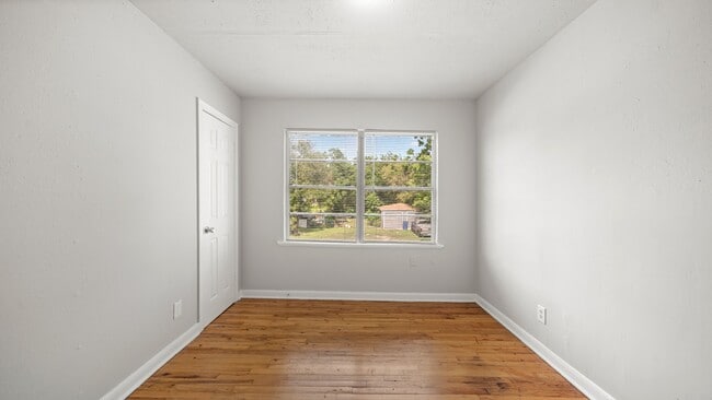 Building Photo - 13 13th St N