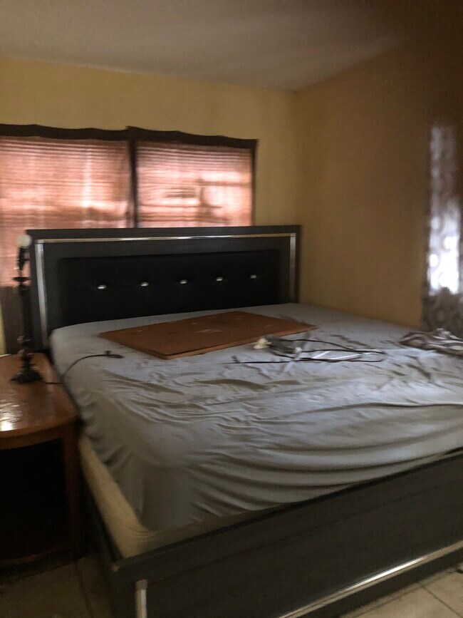 Bedroom - 1010 12th Ave W