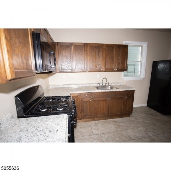 Building Photo - 54 3rd St