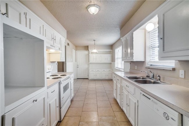 Building Photo - 5812 Marview Ln