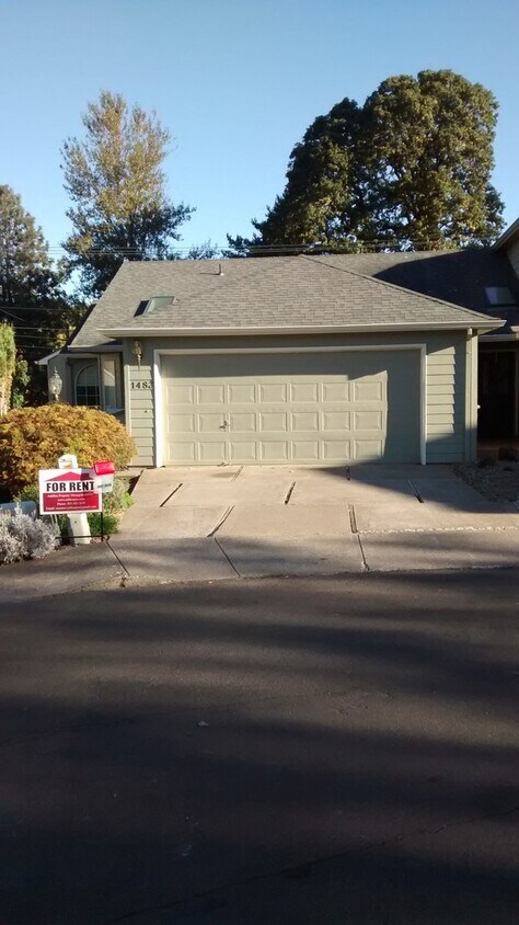 Primary Photo - Beautiful West Salem Hills Home Welcomes You!