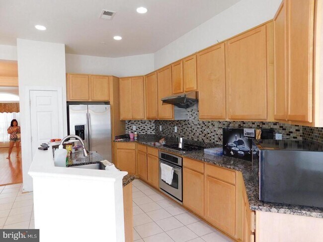 Foto del edificio - 724 Ridgemont Ave