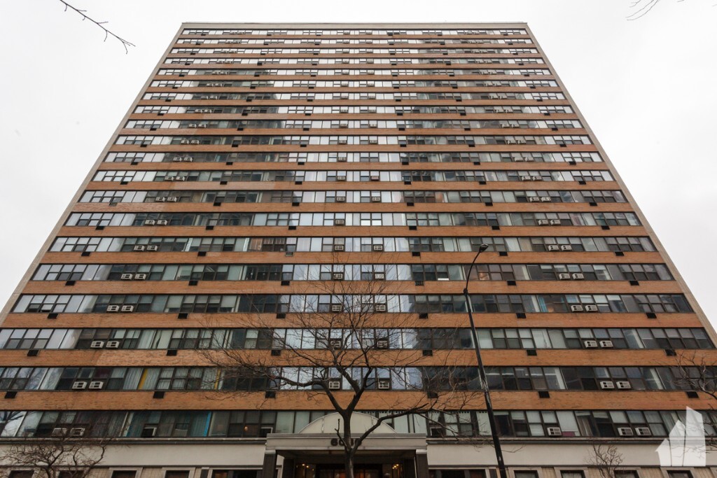 Primary Photo - 6030 N Sheridan Rd