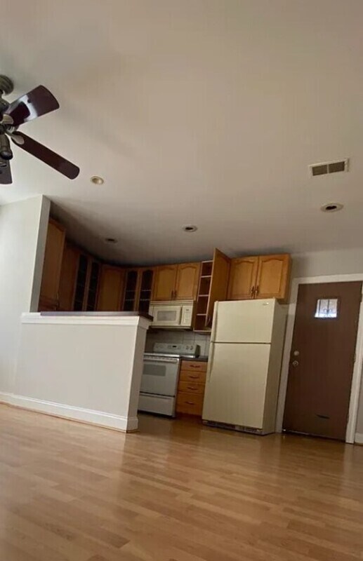 Building Photo - 916 S 58th St