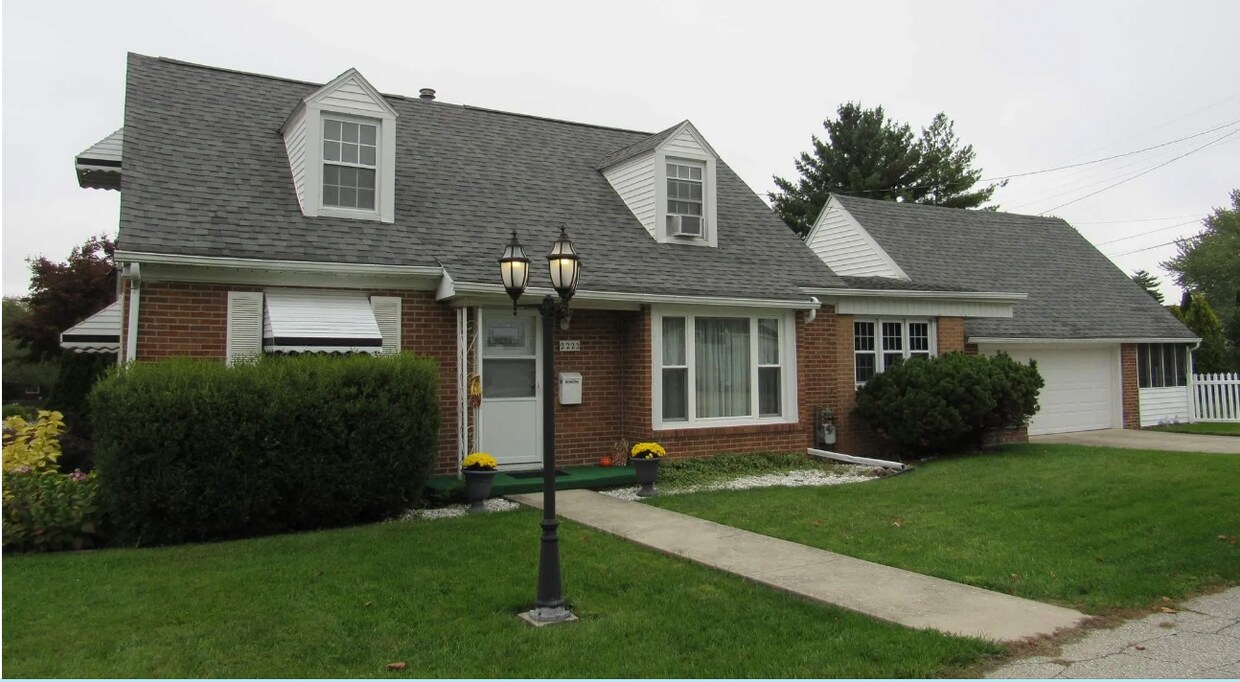 Primary Photo - 2222 S Indiana Ave