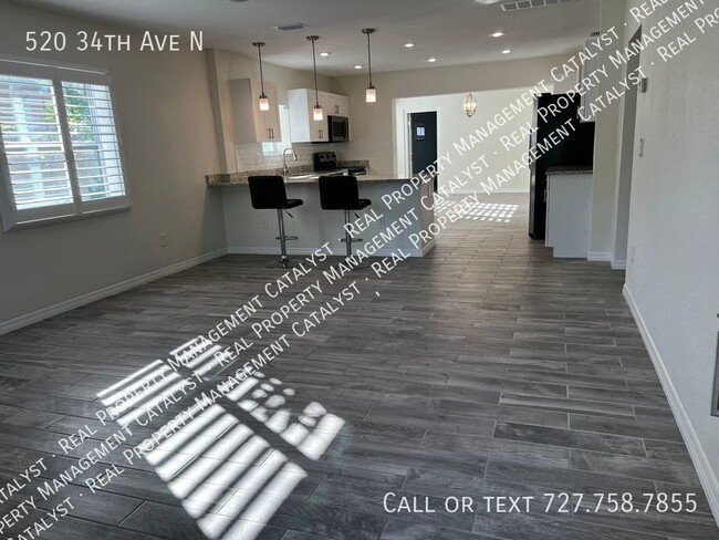 Building Photo - **AVAILABLE NOW**  Newly renovated home ce...