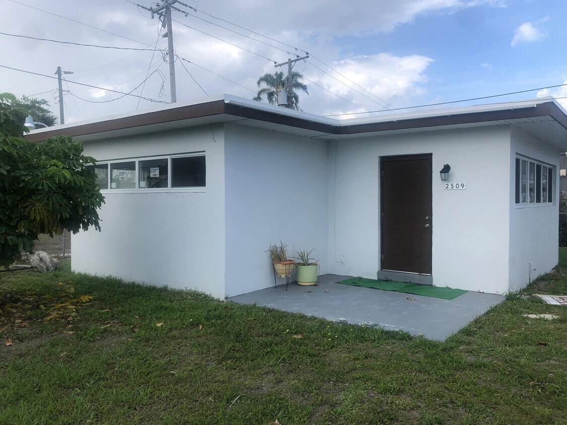 Primary Photo - 2509 Avenue E