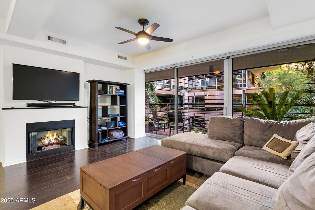 Primary Photo - 7131 E Rancho Vista Dr