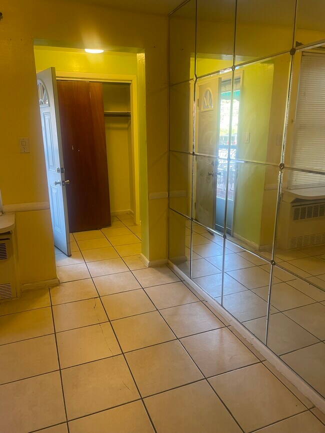 Foto del edificio - 8421 Avenue N