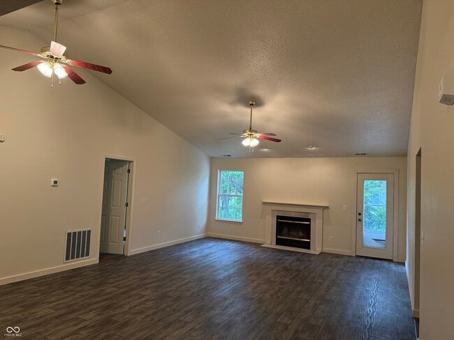 Building Photo - 1009 Springwater Rd